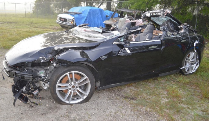A tesla Model S crashes
